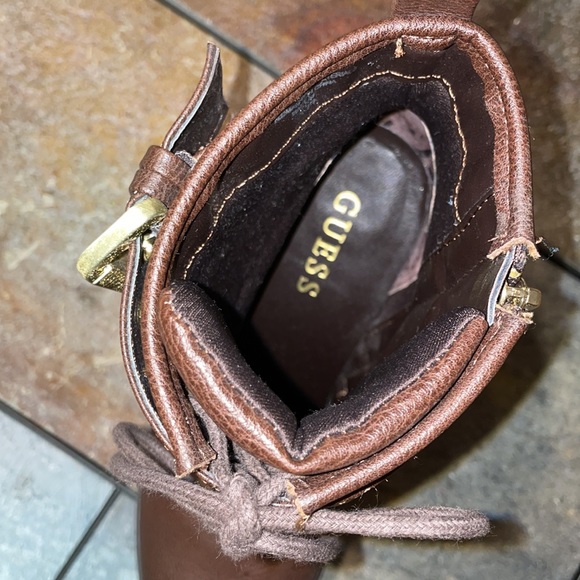 Woman’s Boots - Picture 3 of 8